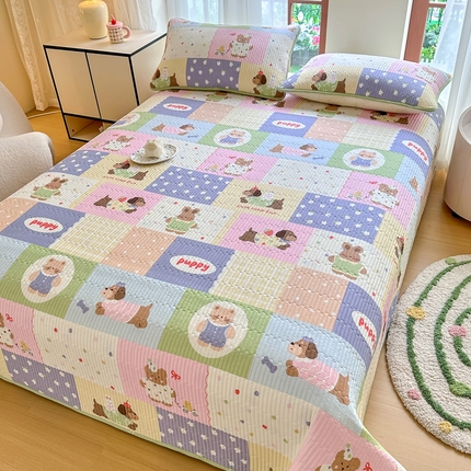 القطن النقي من السرير المبطن ناعمًا ناعمًا