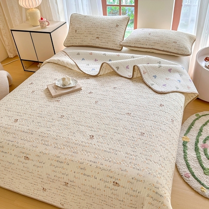 القطن النقي من السرير المبطن ناعمًا ناعمًا