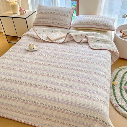 القطن النقي من السرير المبطن ناعمًا ناعمًا