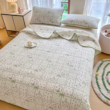 القطن النقي من السرير المبطن ناعمًا ناعمًا