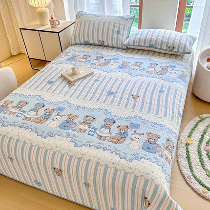 القطن النقي من السرير المبطن ناعمًا ناعمًا