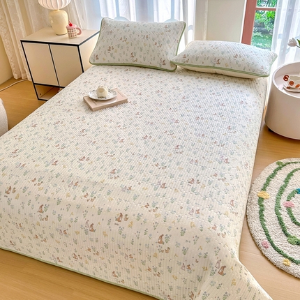 القطن النقي من السرير المبطن ناعمًا ناعمًا