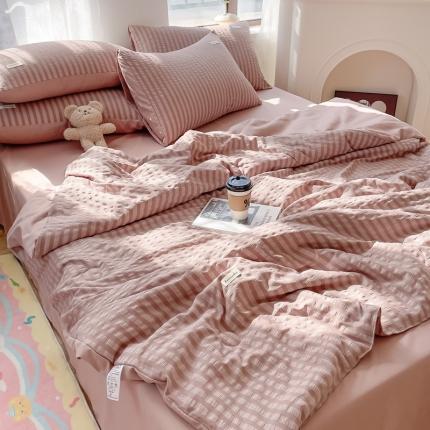 Seersucker Climate-Comfort Summer Quilt