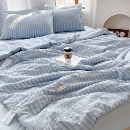 Seersucker Climate-Comfort Summer Quilt