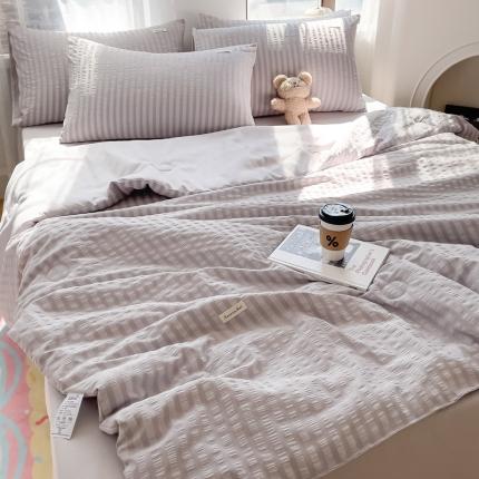 Seersucker Climate-Comfort Summer Quilt